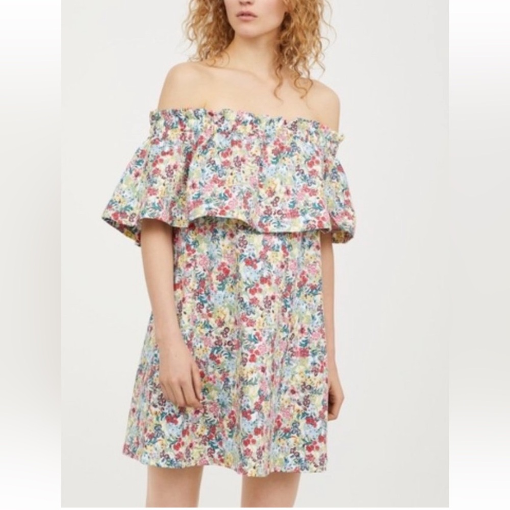 H&M Off the shoulder flowered dress size small